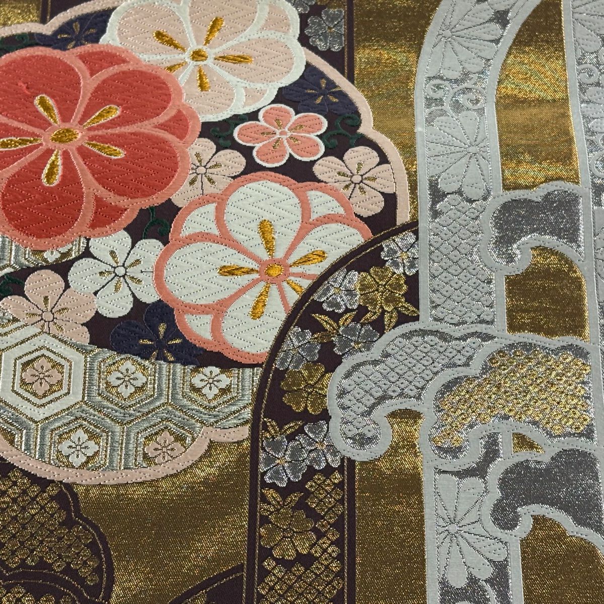 【美品】 袋帶 秀品級 菊花 波頭 唐織 金金箔 金色 六通 純蠶絲