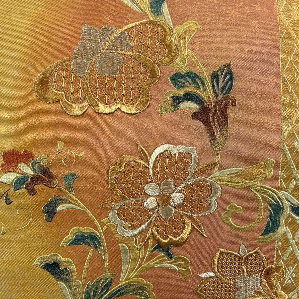 【美品】 名古屋帶 秀品級 草花紋紋 花唐草紋 金糸 金金箔 山吹 純蠶絲
