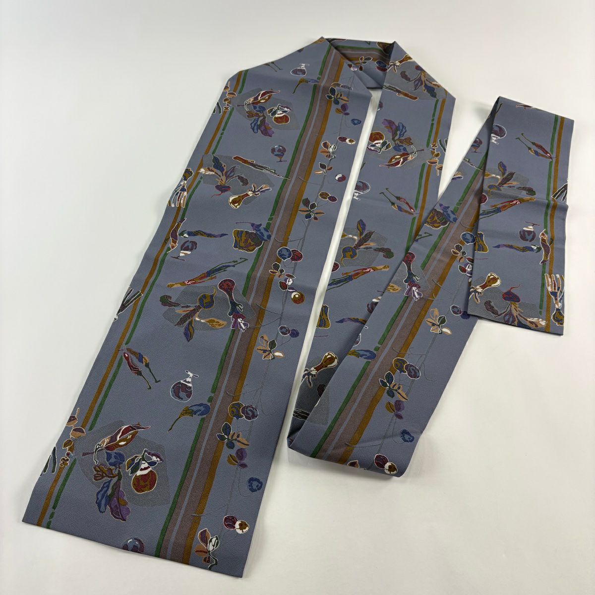 【美品】 名古屋帶 秀品級 扇子面 野菜 金彩裝飾 青灰 純蠶絲