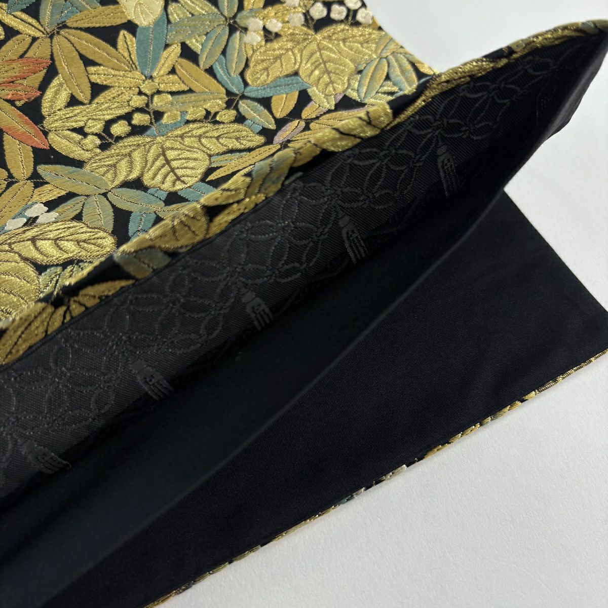 【美品】 袋帶 秀品級 葉紋 桐 金絲 金金箔 黑 六通 純蠶絲