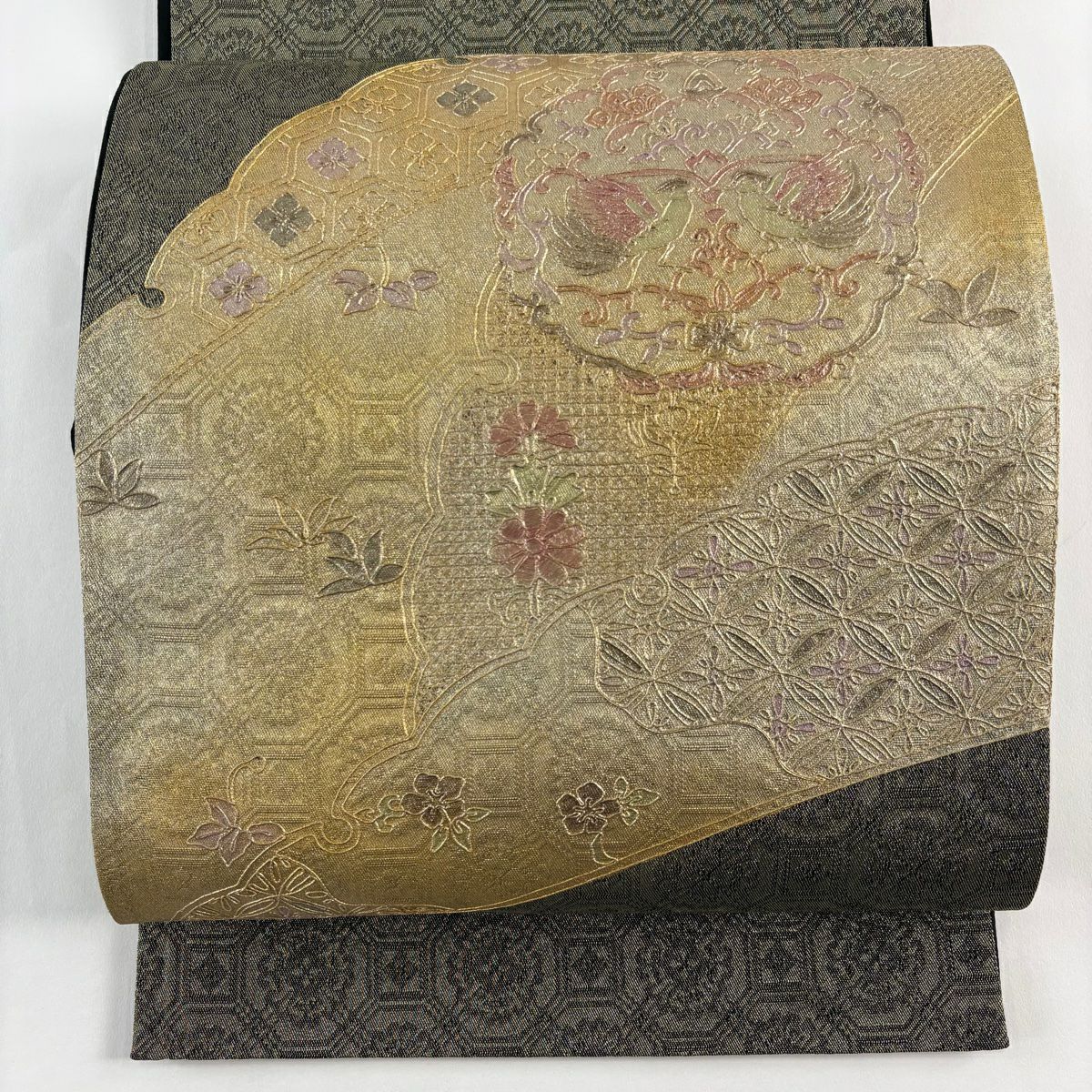 【美品】 袋帶 秀品級 向鳥 草花紋刺繡 金銀彩 金色 大鼓圖案 純蠶絲