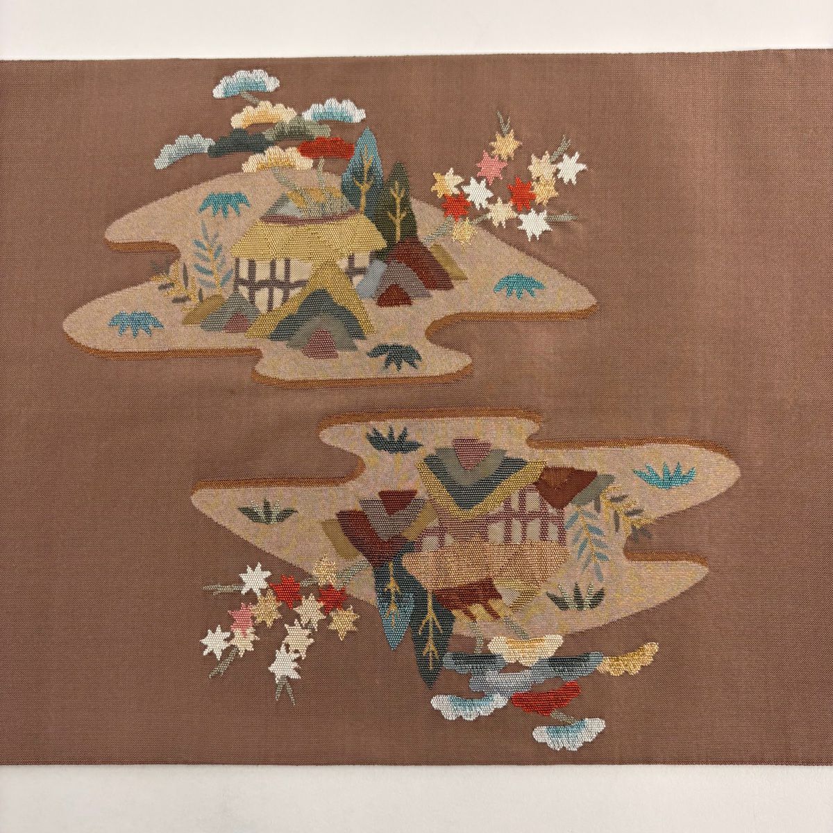 【美品】 袋帶 秀品級 清祥綴 家屋 松樹竹子梅花 金絲 小豆色 大鼓圖案 純蠶絲