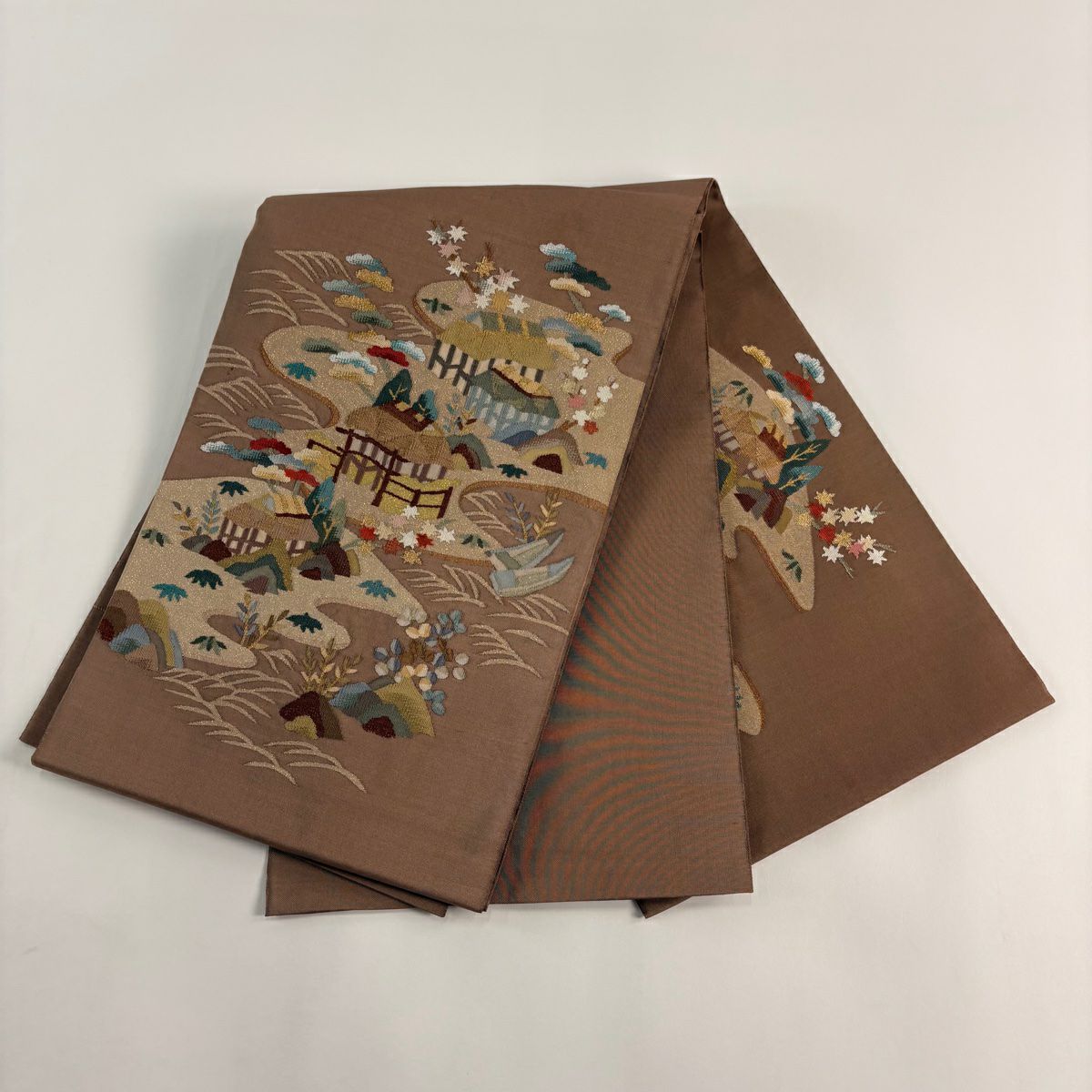 【美品】 袋帶 秀品級 清祥綴 家屋 松樹竹子梅花 金絲 小豆色 大鼓圖案 純蠶絲