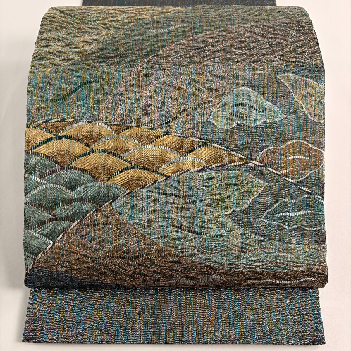 【美品】 袋帶 秀品級 ますいわ屋 波 幾何學圖案 拉麵線 金金箔 綠色 大鼓圖案 純蠶絲