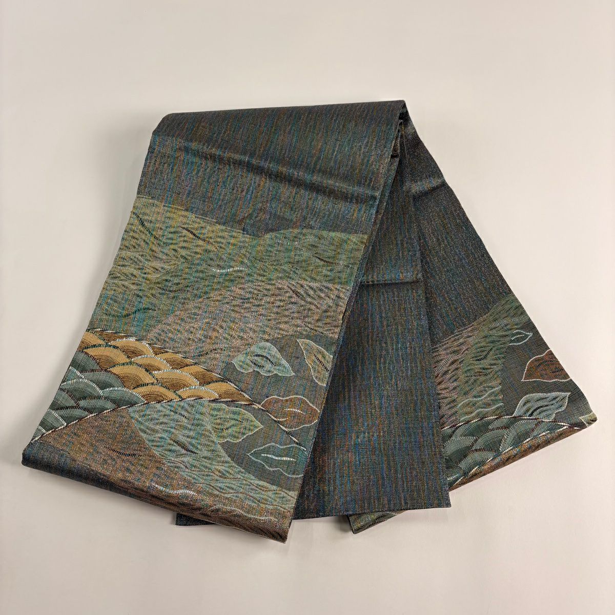 【美品】 袋帶 秀品級 ますいわ屋 波 幾何學圖案 拉麵線 金金箔 綠色 大鼓圖案 純蠶絲
