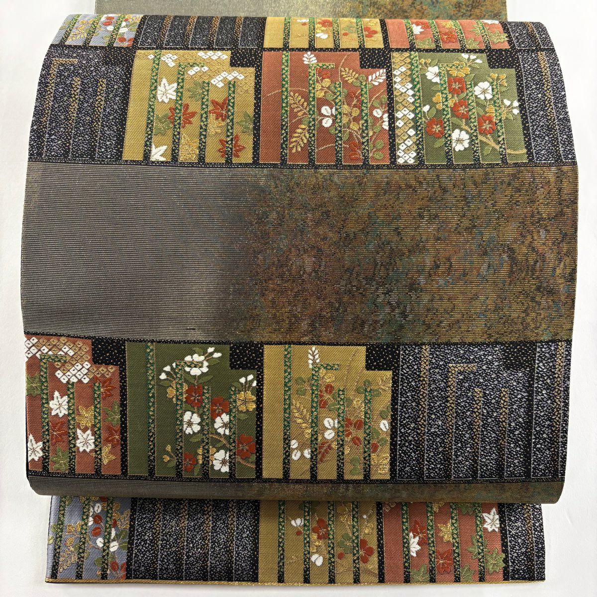 【美品】 袋帶 秀品級 有職源氏鑑 枝梅花 金絲 金金箔 銀 六通 純蠶絲