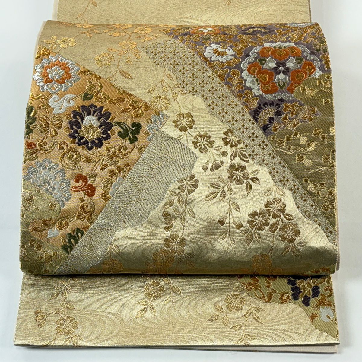 【美品】 袋帶 秀品級 草花紋紋 金銀彩 刺繡 金色 六通 純蠶絲