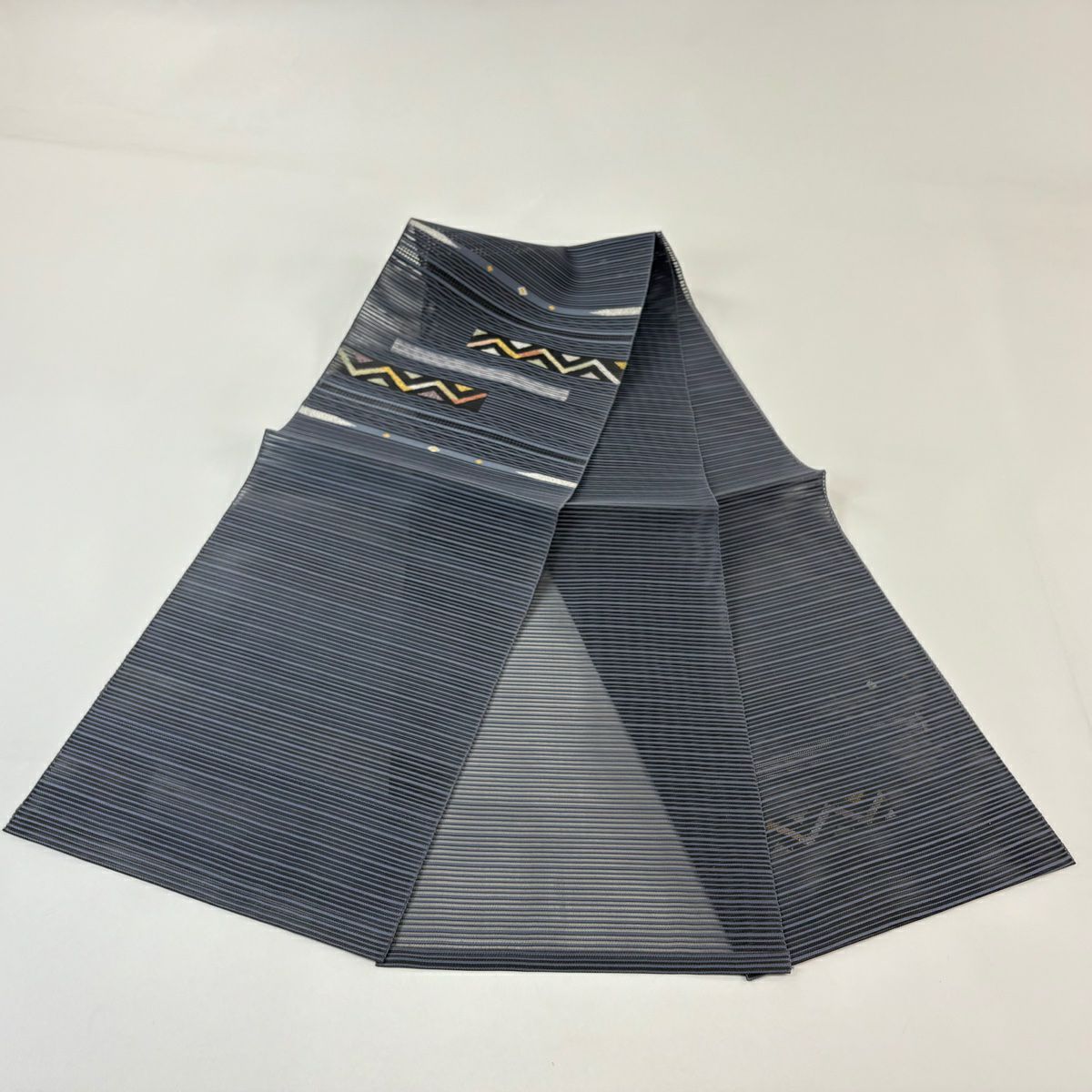 【美品】 名古屋帶 秀品級 夏帶 絽 八寸名古屋帶 幾何圖案 亂條 金銀彩 青灰色 純蠶絲