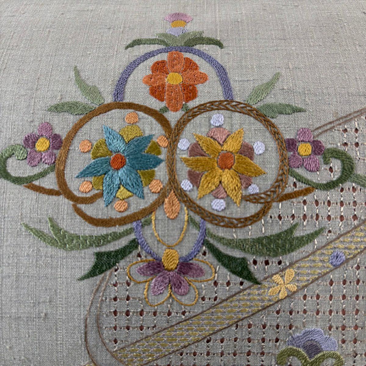 【美品】名古屋帶 優品級 紬織織 草花紋紋 流水刺繡 灰茶 純蠶絲