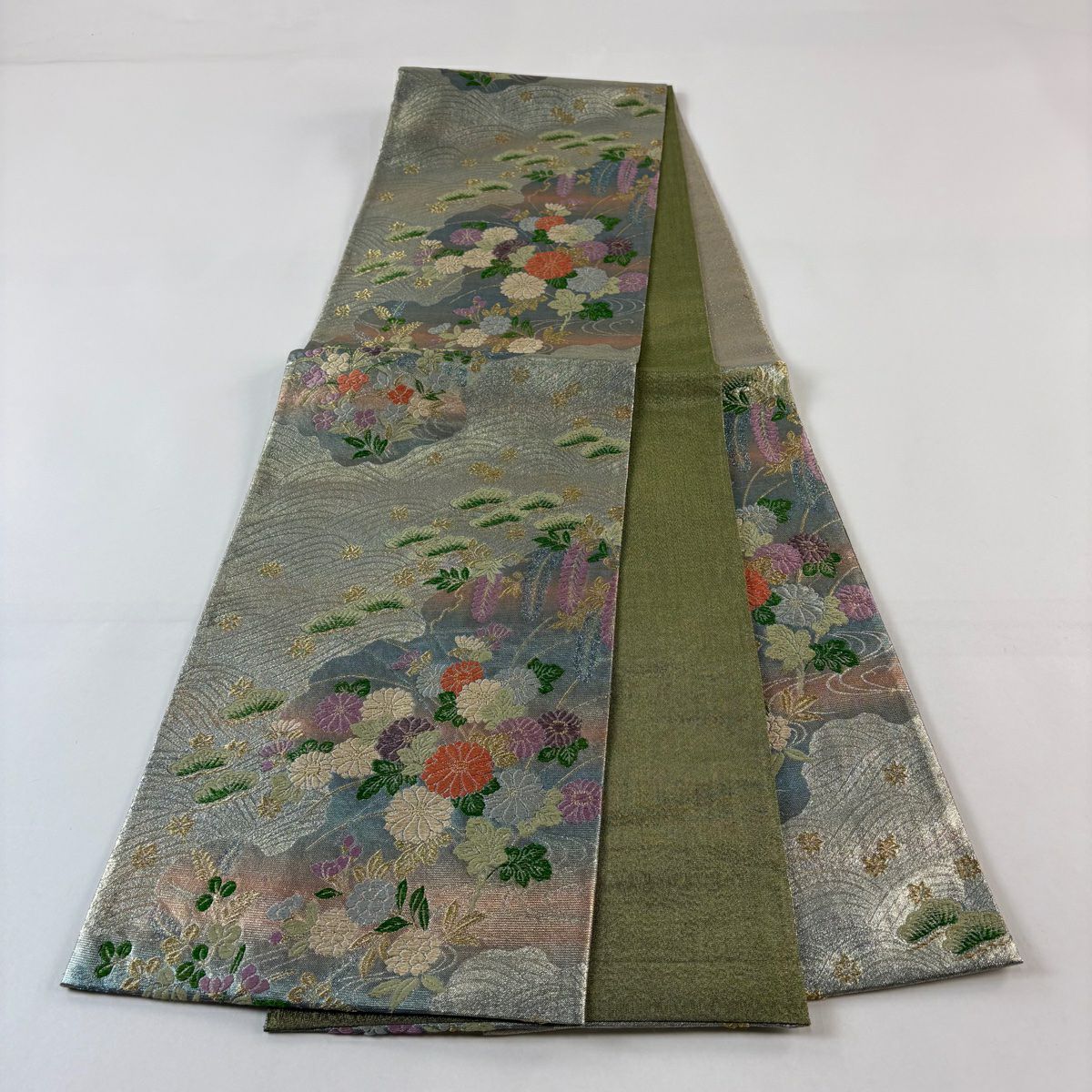 【美品】 袋帶 秀品級 琳派畫圖 寿松樹秋草紋 波 刺繡 金線 灰綠 六通 純蠶絲