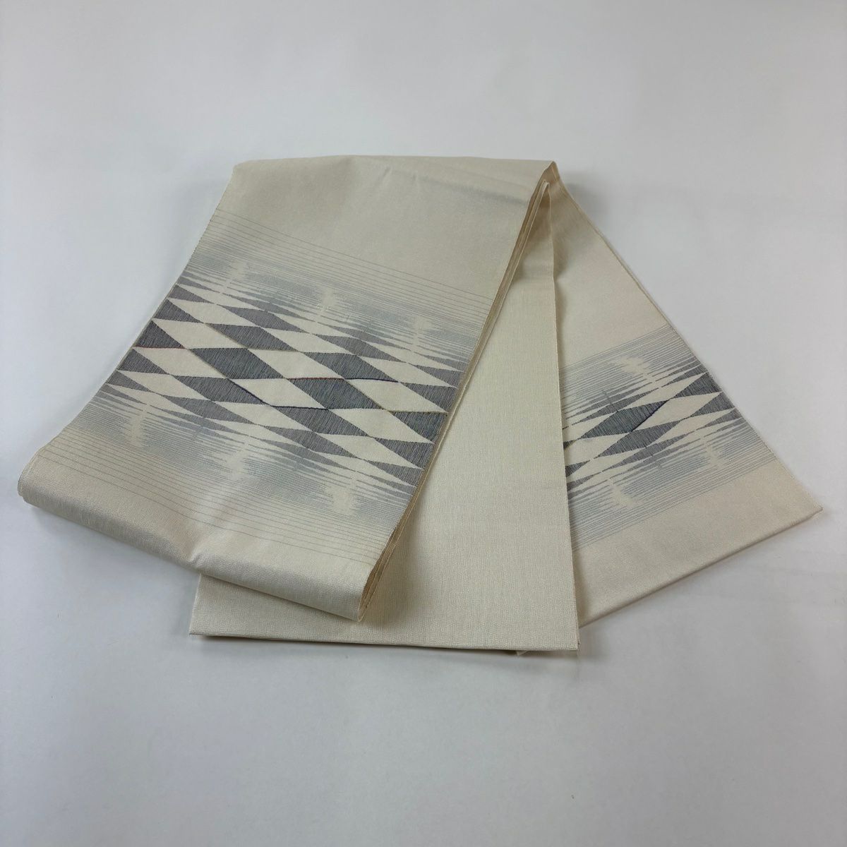 【美品】 袋帶 秀品級 菱形 銀線 奶油色 大鼓圖案 純蠶絲