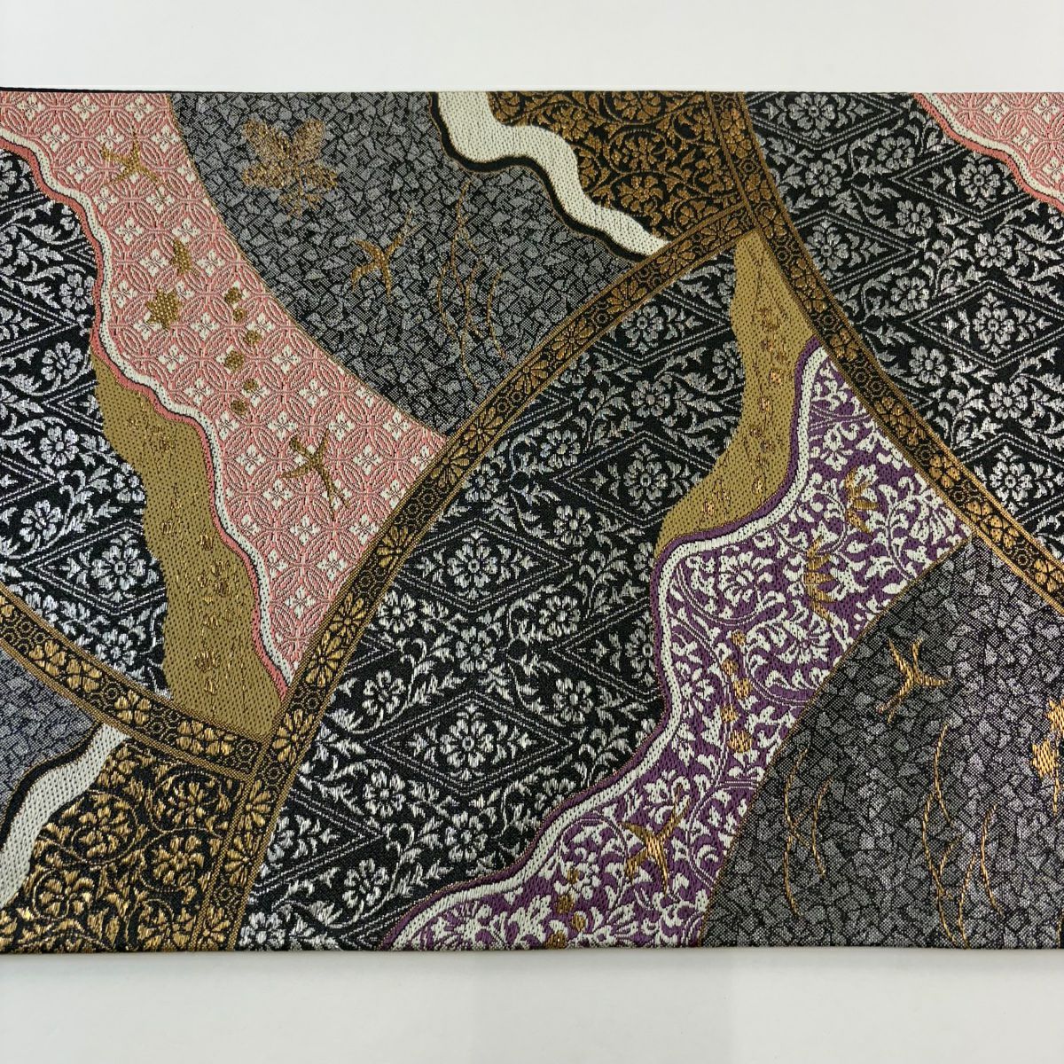 【美品】 袋帶 秀品級 草花紋紋 鳥 金金箔 刺繡 黑 六通 純蠶絲