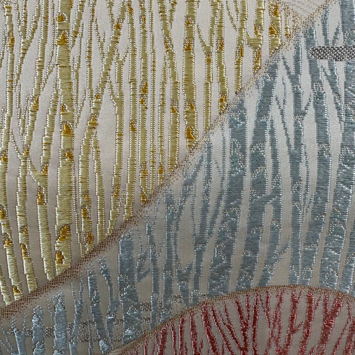 【美品】 袋帶 秀品級 鈴乃屋 山並 樹木 刺繡 金銀彩 米色 六通 純蠶絲