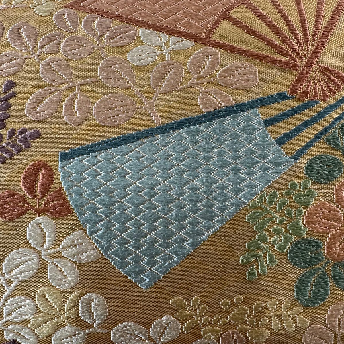【美品】 袋帶 秀品級 扇子子 萩花 金金箔 金色 六通 純蠶絲