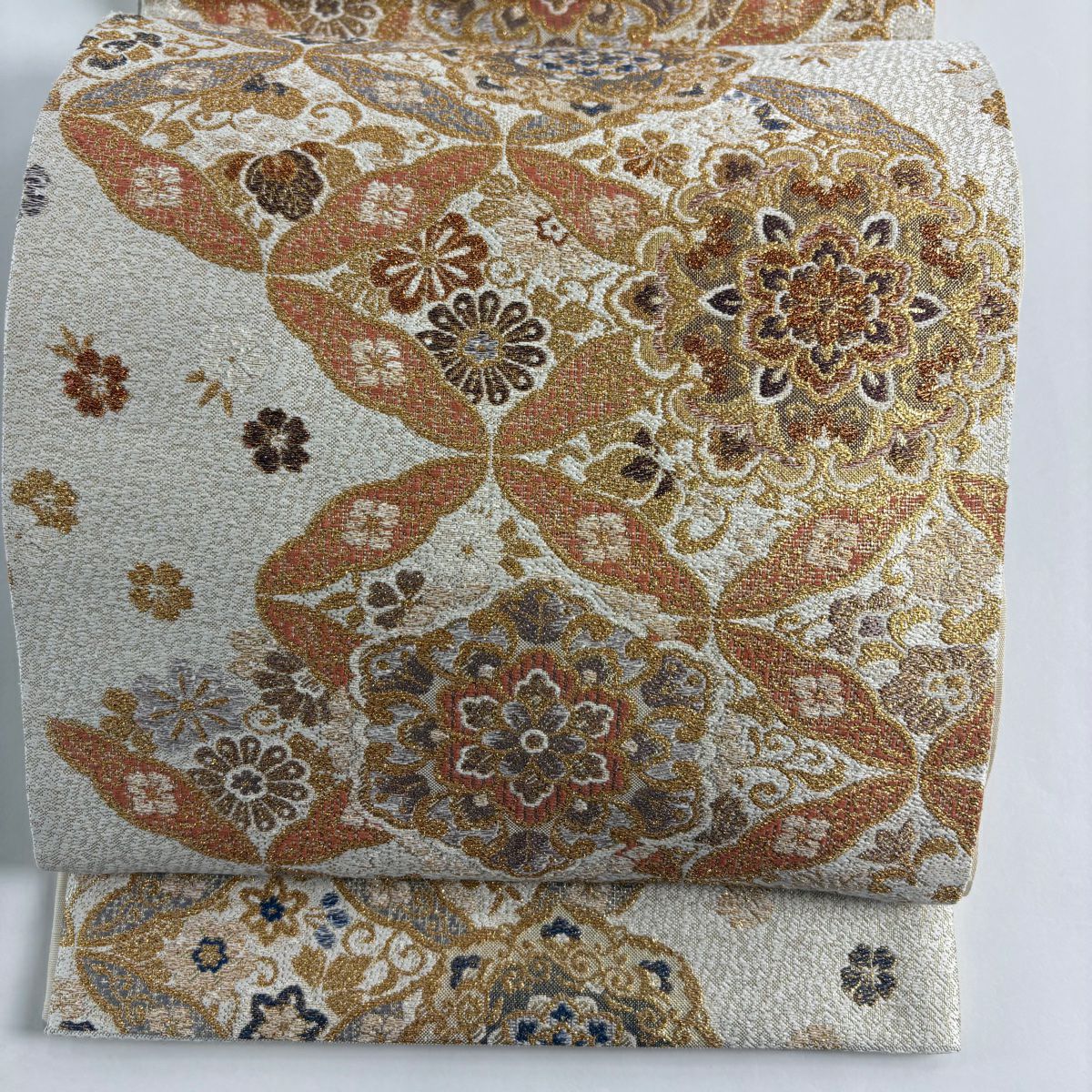 【美品】 袋帶 秀品級 華紋 七寶 金金箔 米色 六通 純蠶絲