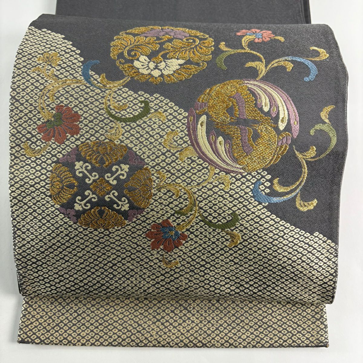 【美品】 袋帶 秀品級 花唐草紋 向鳥 金絲 灰色 大鼓圖案 純蠶絲