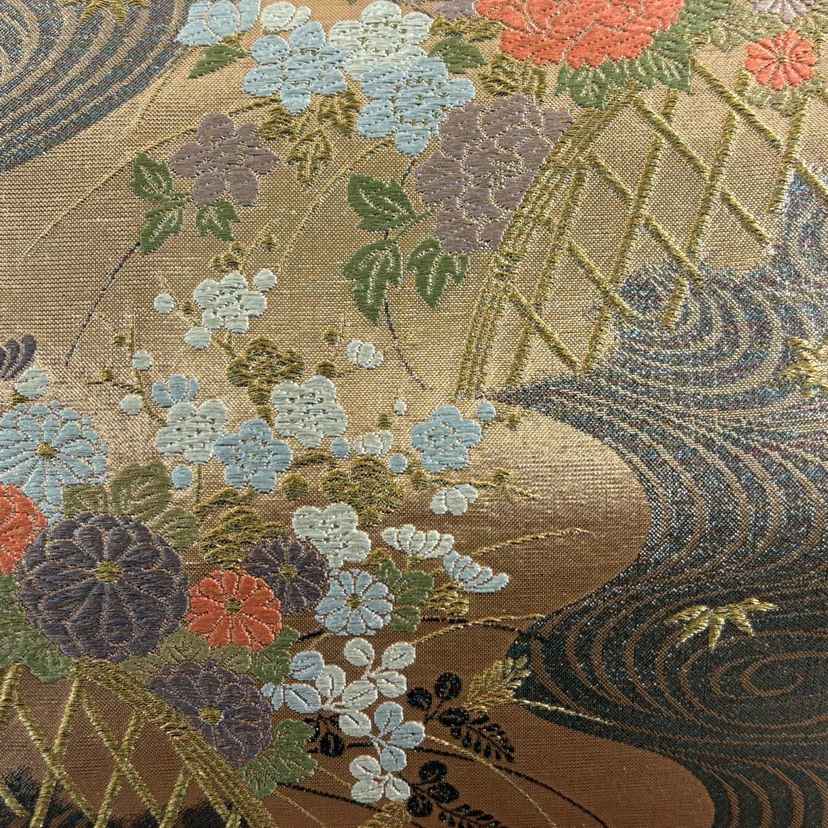 【美品】 袋帶 秀品級 草花紋 流水 唐織 金金箔 金 六通 純蠶絲