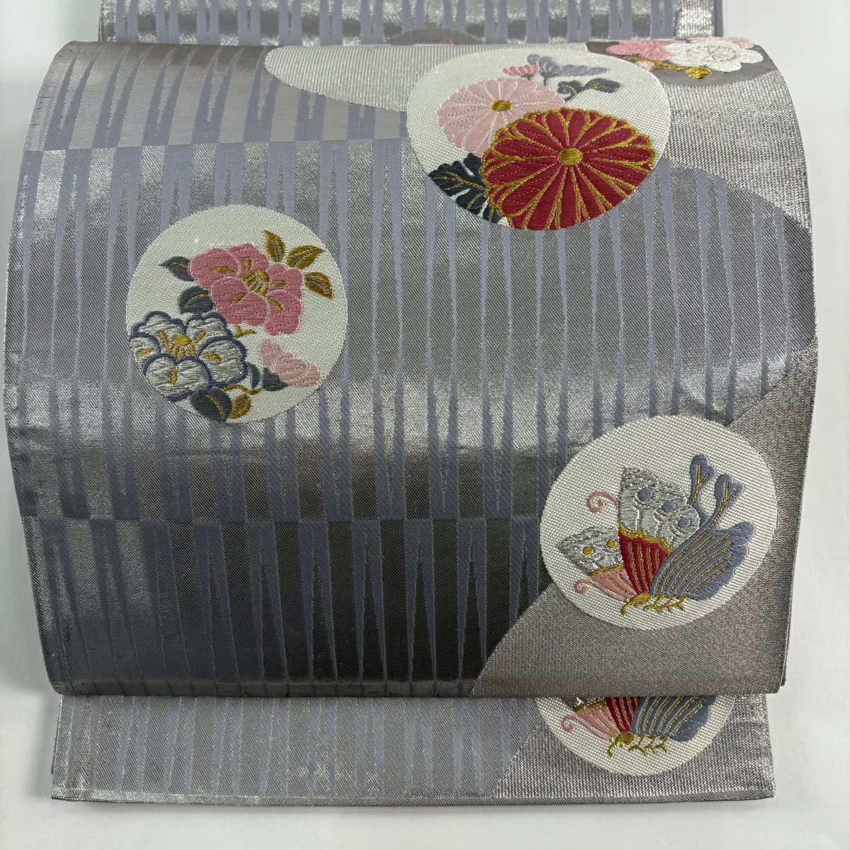 【美品】 袋帶 秀品級 關西仕立 雛菊花 蝴蝶 金銀彩 金金箔 銀色 六通 純蠶絲