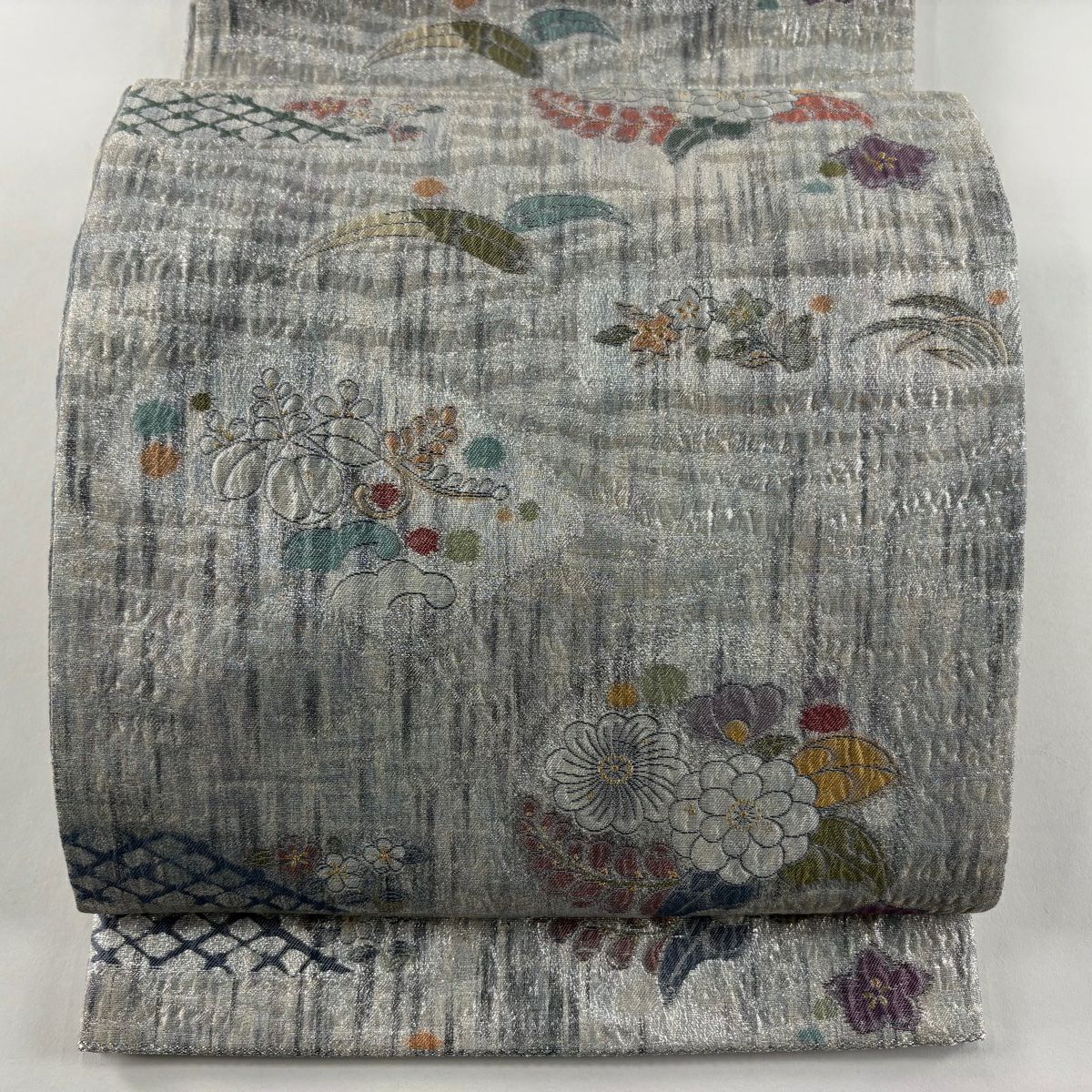 【美品】 袋帶 秀品級 關西仕立 草花紋 花唐草紋 金金箔 銀線 銀 六通 純蠶絲