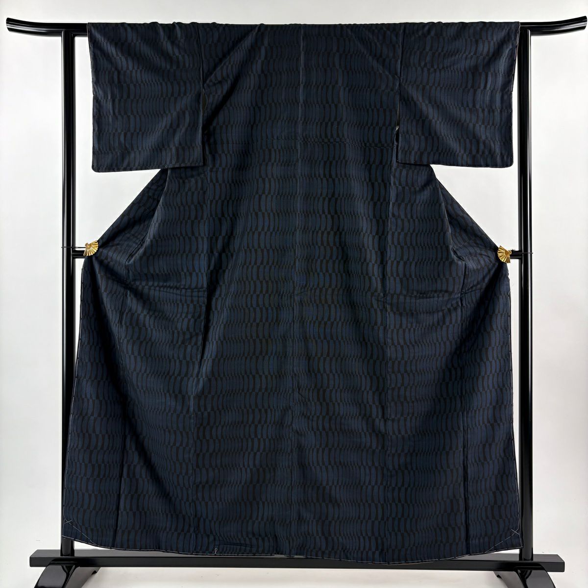 【美品】 大島紬織 身長158.5cm 袖長62cm S 雙層 純泥染 證書あり 幾何學圖案 黑 純蠶絲 優品級