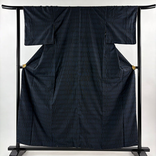 【美品】 大島紬織 身長158.5cm 袖長62cm S 雙層 純泥染 證書あり 幾何學圖案 黑 純蠶絲 優品級