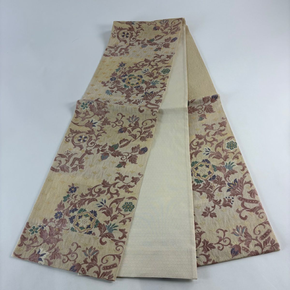 【美品】 袋帶 名品級 華紋 花唐草紋 金銀彩 刺繡 米色 六通 純蠶絲