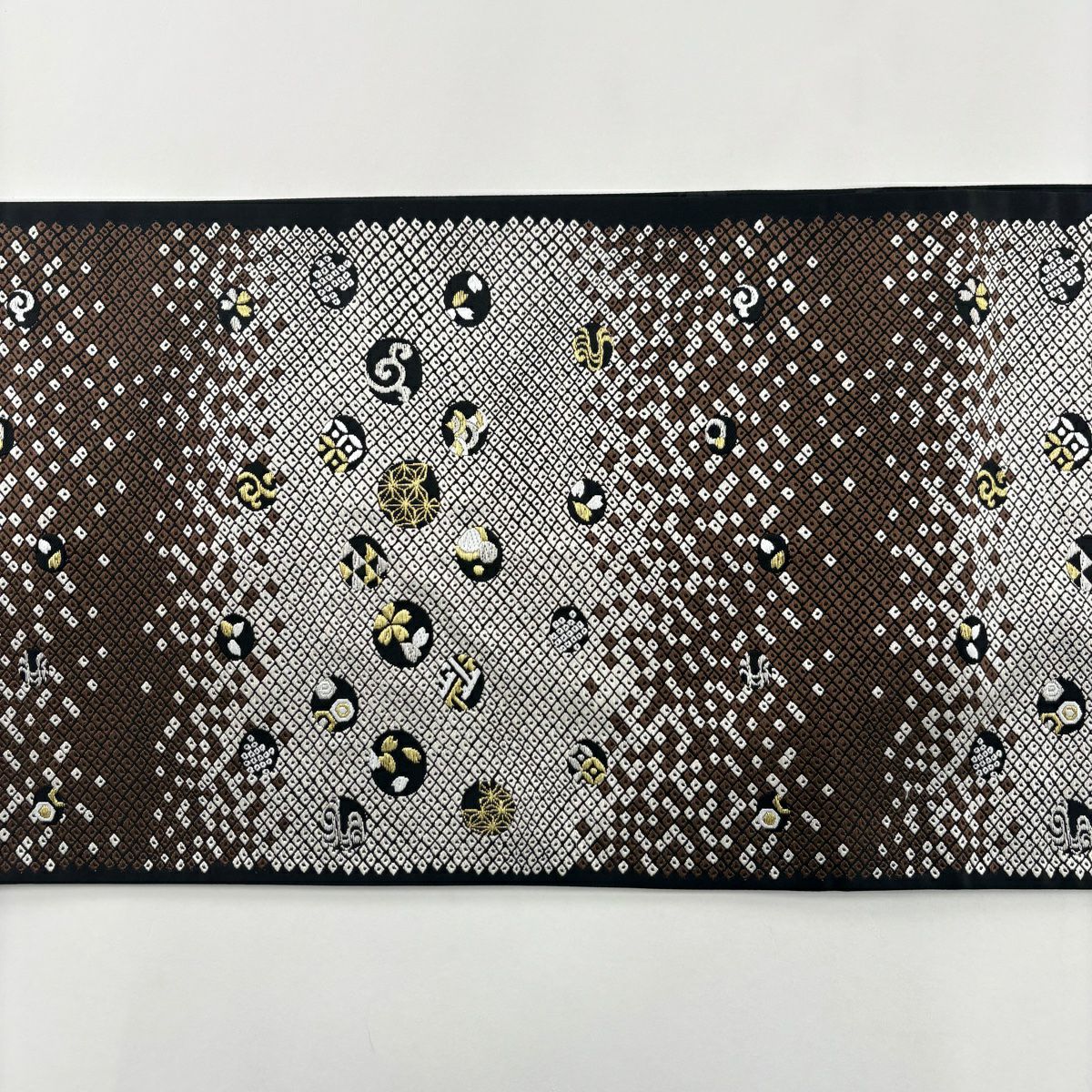 【美品】 袋帶 名品級 有職紋樣 櫻花 金銀線 黑 六通 純蠶絲