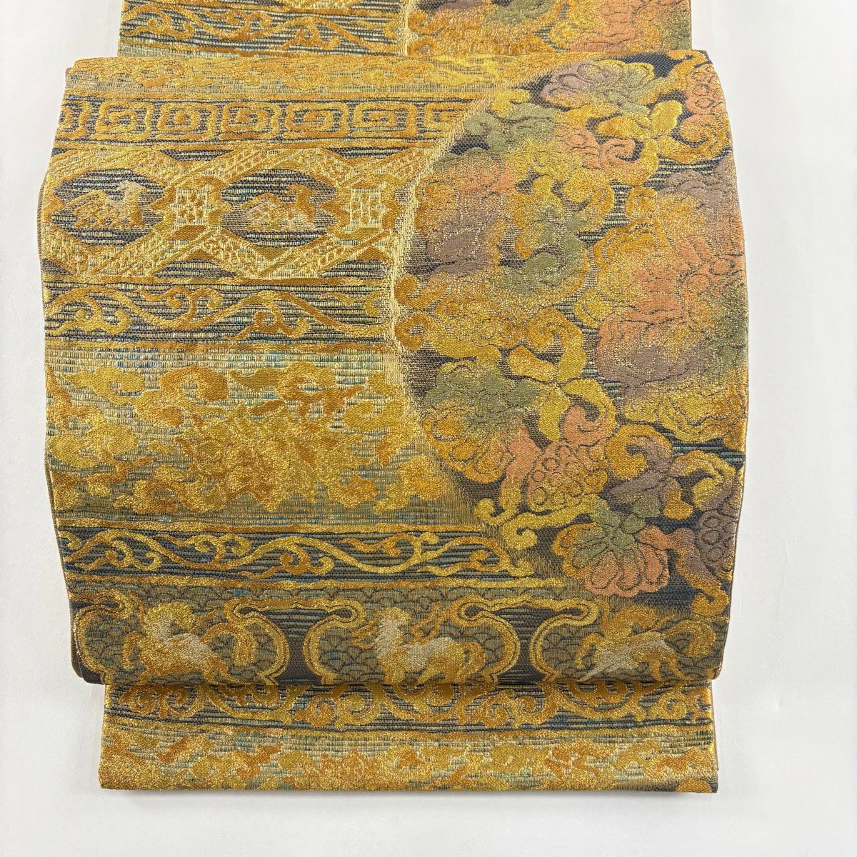 【美品】 袋帶 名品級 草花紋 有栖川文 金絲 金金箔 金色 六通 純蠶絲