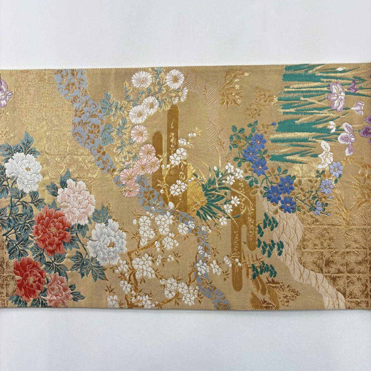 【美品】 袋帶 名品級 じゅらく 落款あり 春秋草花紋圖 金絲 金金箔 米色 六通 純蠶絲