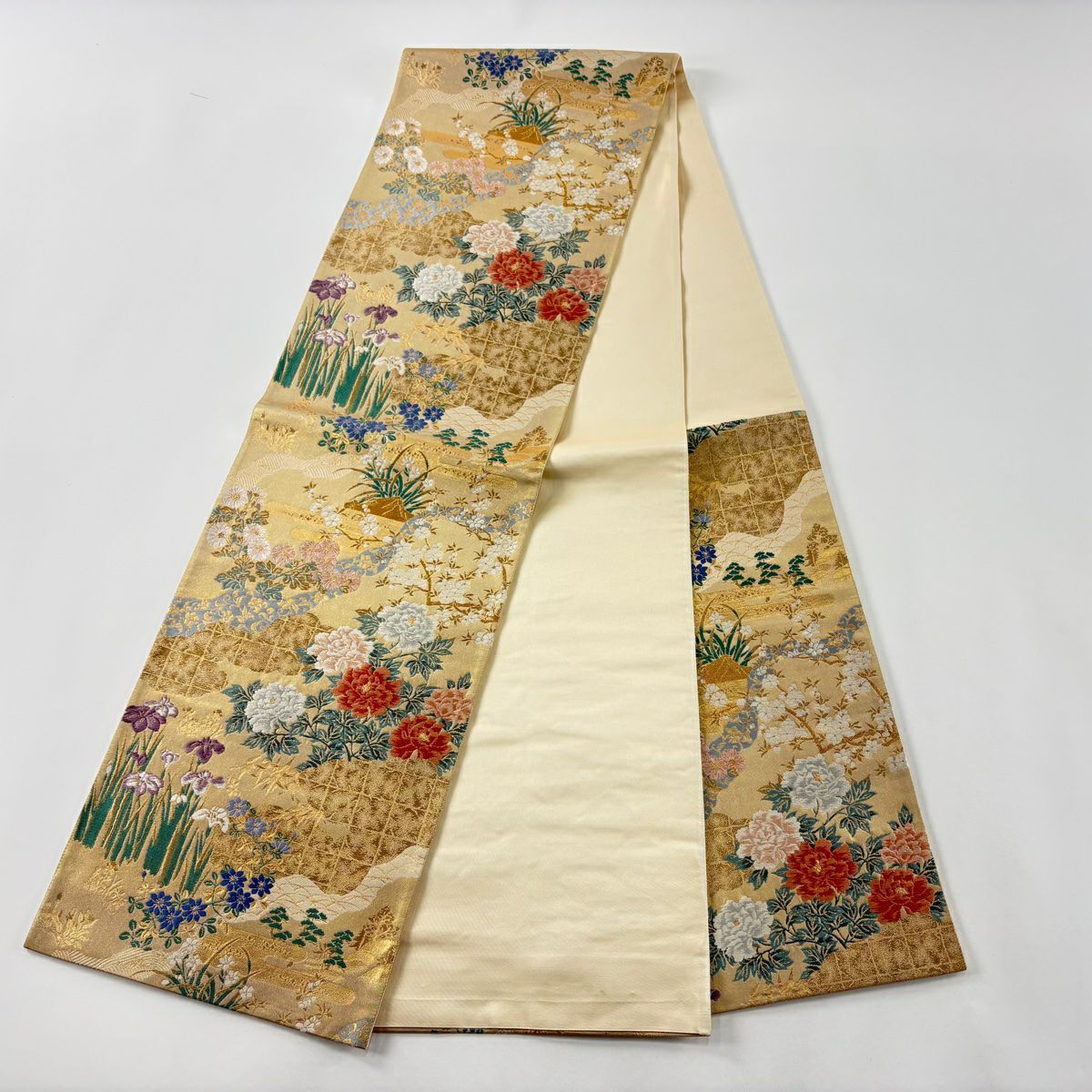 【美品】 袋帶 名品級 じゅらく 落款あり 春秋草花紋圖 金絲 金金箔 米色 六通 純蠶絲