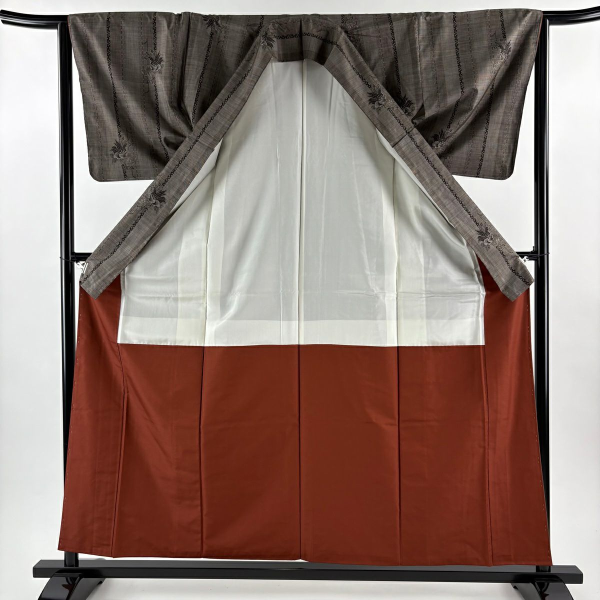 【美品】 大島紬織 身長158.5cm 袖長63.5cm S 雙層 純泥染 證書附帶 草花紋紋 條紋 灰茶 純蠶絲 名品級