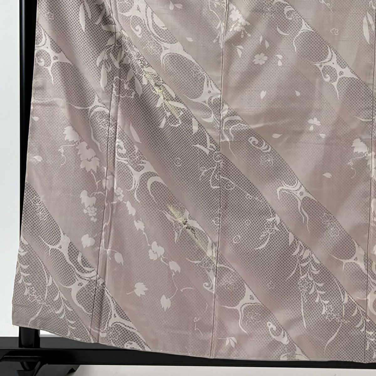 【美品】 付下 身長160.5cm 袖長62cm S 雙層 紬織織 枝梅花葉與果實刺繡 金銀彩 淺豆色 純蠶絲 名品級