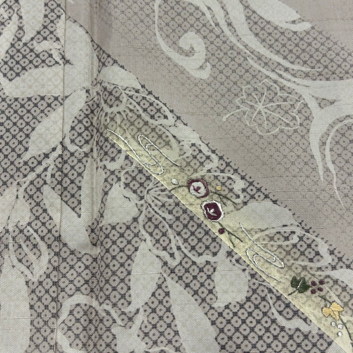 【美品】 付下 身長160.5cm 袖長62cm S 雙層 紬織織 枝梅花葉與果實刺繡 金銀彩 淺豆色 純蠶絲 名品級