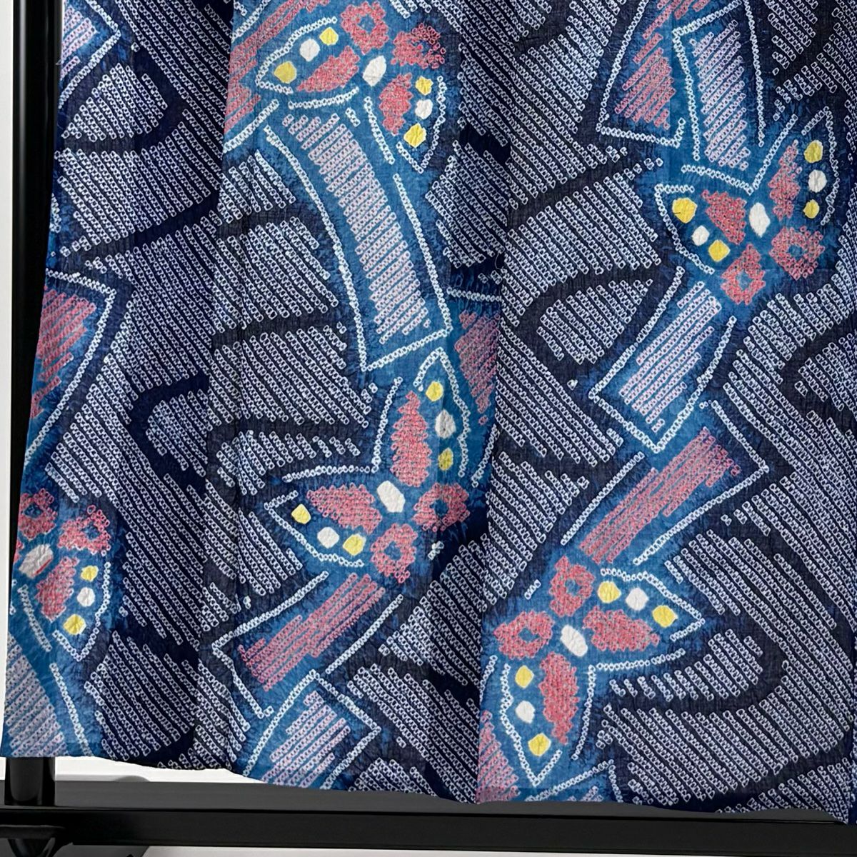 【美品】 浴衣 身長158.5cm 袖長63cm S 絞染浴衣 蝶 流水 深藍 純蠶絲 名品級