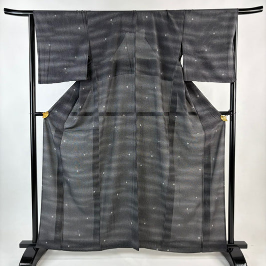 【美品】 小紋 身長162cm 袖長67.5cm L 薄物 絽 ますいわ屋 梅花 霞 墨色 純蠶絲 名品級