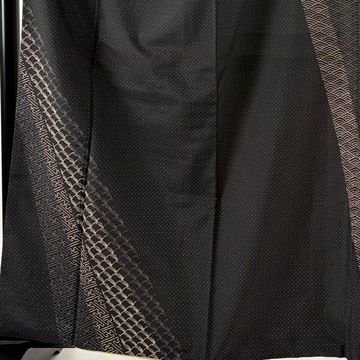 【美品】 付下 身長162cm 袖長68cm L 雙層 川村久太郎 紬織織 落款あり 紗綾形 青海波 刺繡 黑 純蠶絲 逸品級