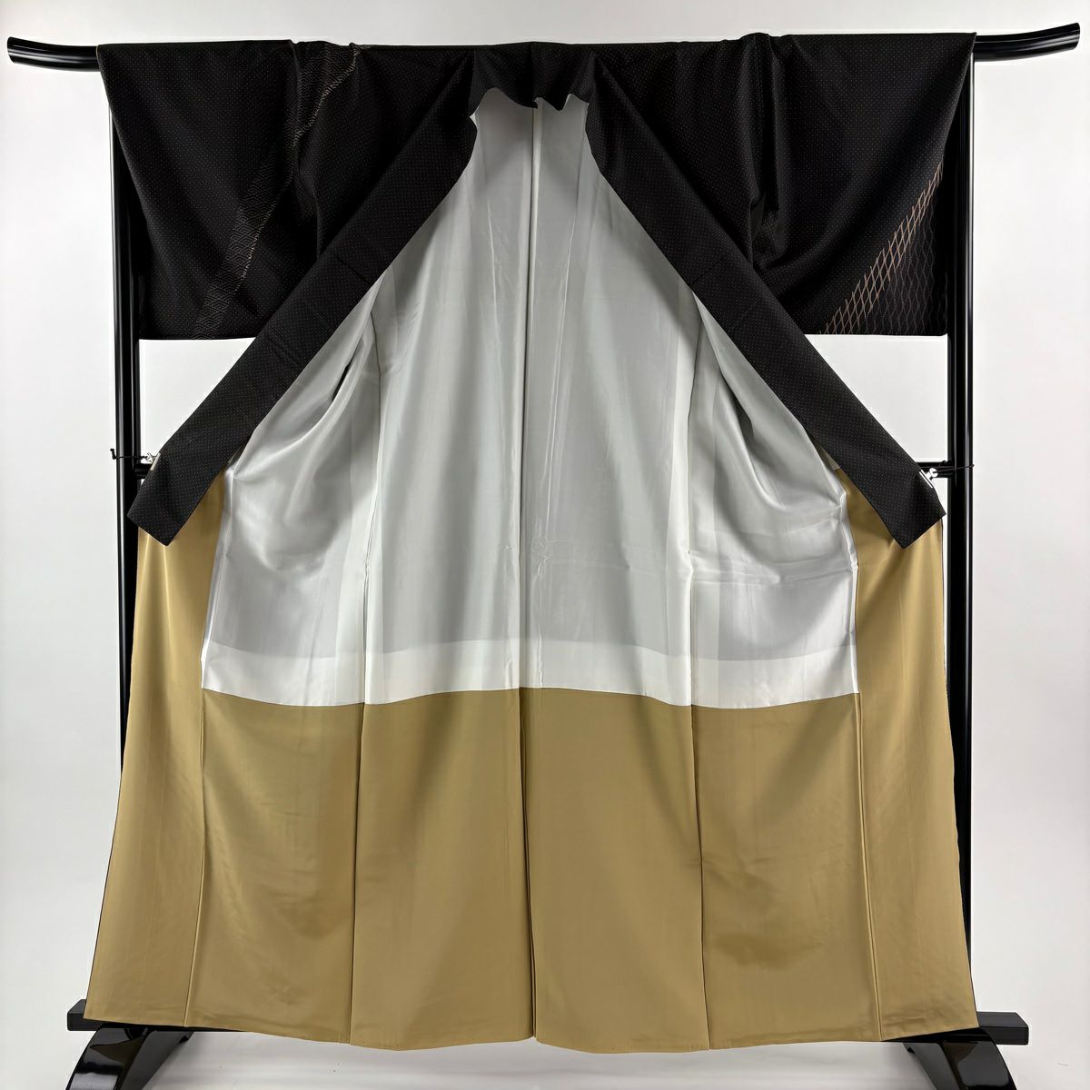 【美品】 付下 身長162cm 袖長68cm L 雙層 川村久太郎 紬織織 落款あり 紗綾形 青海波 刺繡 黑 純蠶絲 逸品級