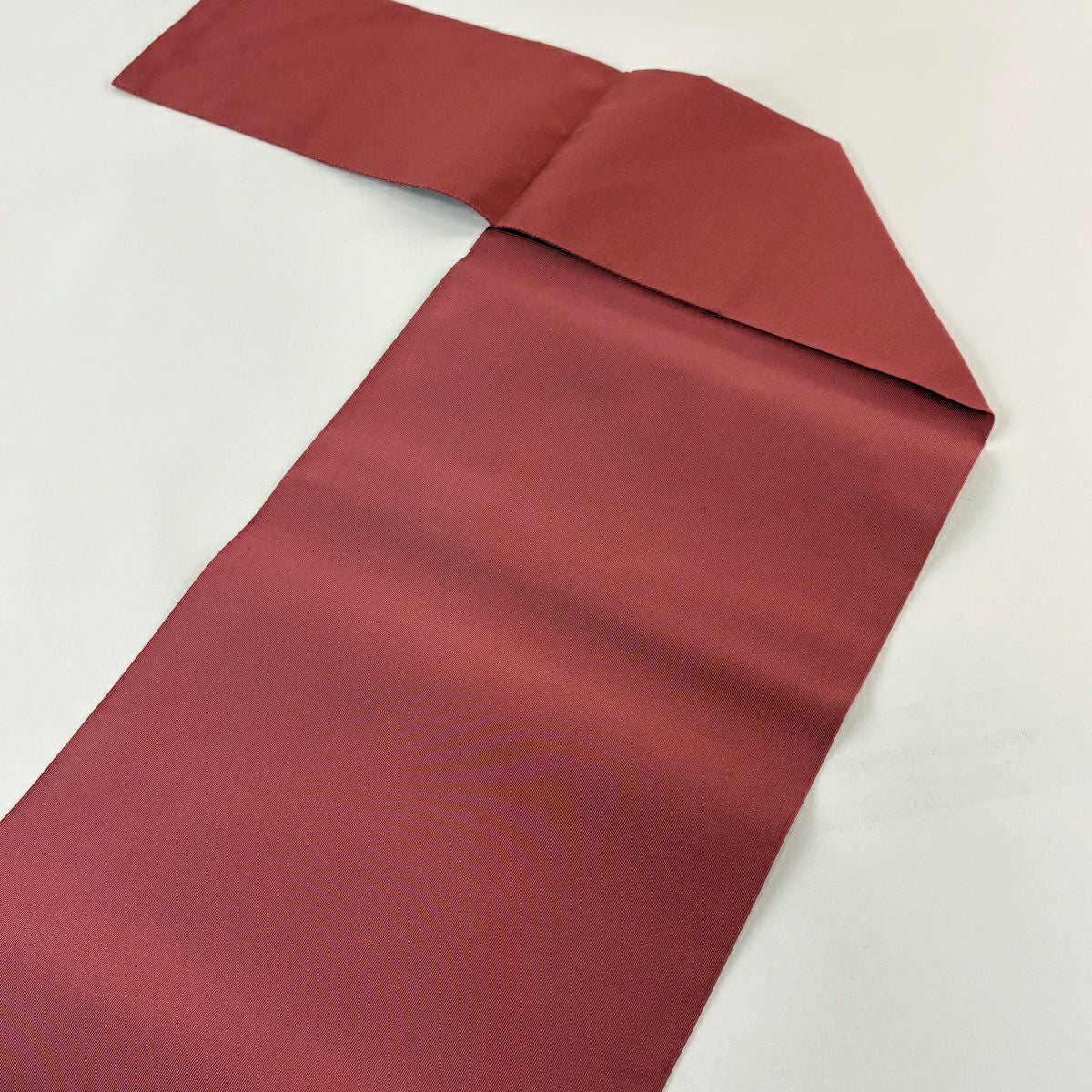 【美品】 名古屋帶 逸品級 附盒 松樹葉仕立 華紋 能衣丸文 經織 薄小豆 純蠶絲