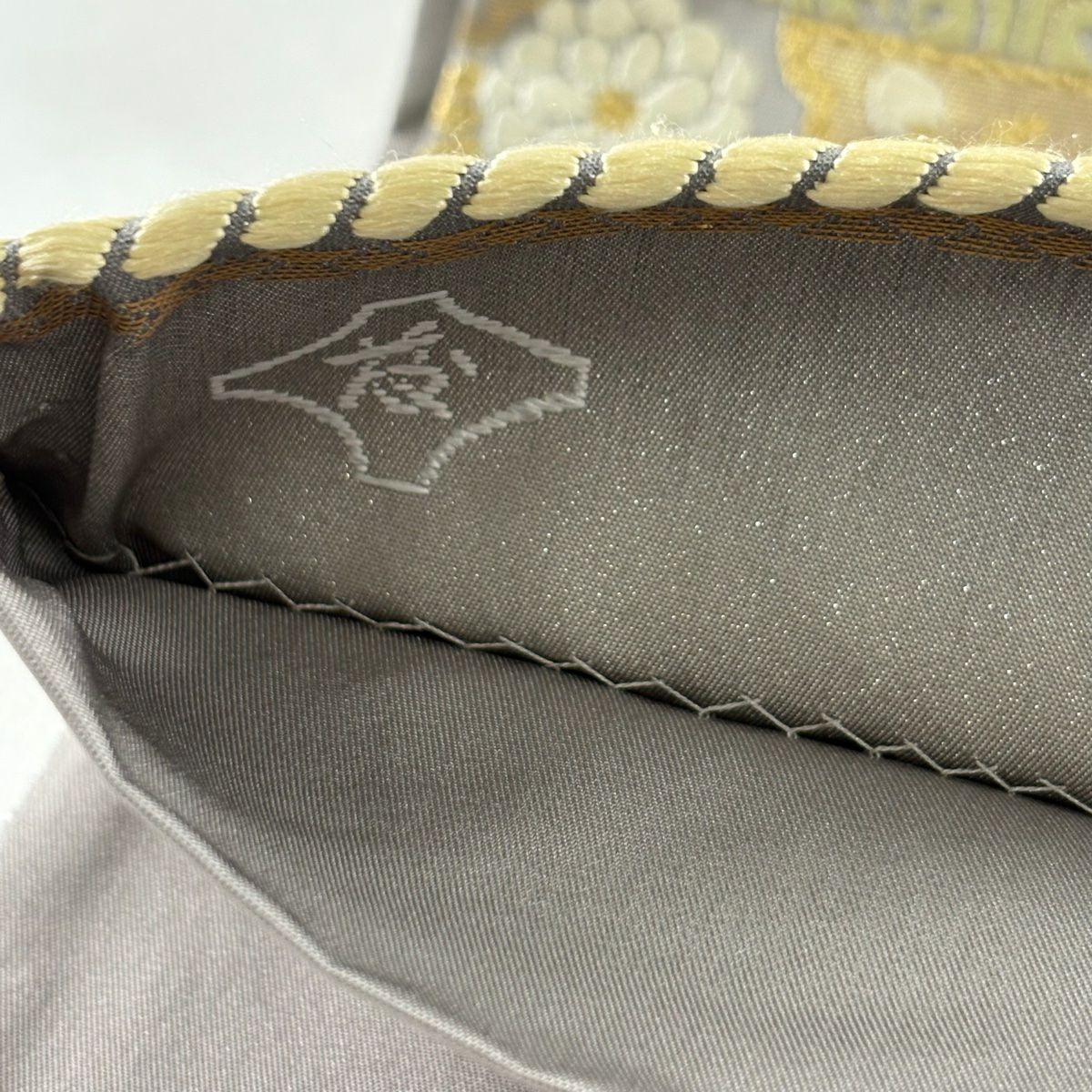 【美品】 袋帶 逸品級 落款あり 証紙あり 藤原織物 松樹梅花 菊花唐草紋 金糸 金金箔 灰色 六通 純蠶絲