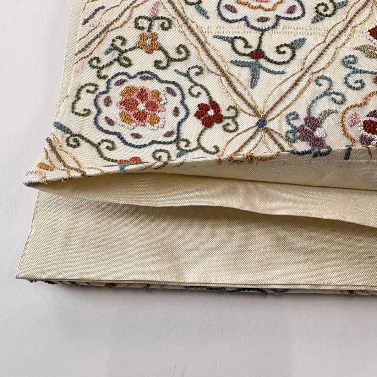 袋帶 逸品級 華紋 菱 相良刺繡 金絲 奶油色 大鼓圖案 純蠶絲