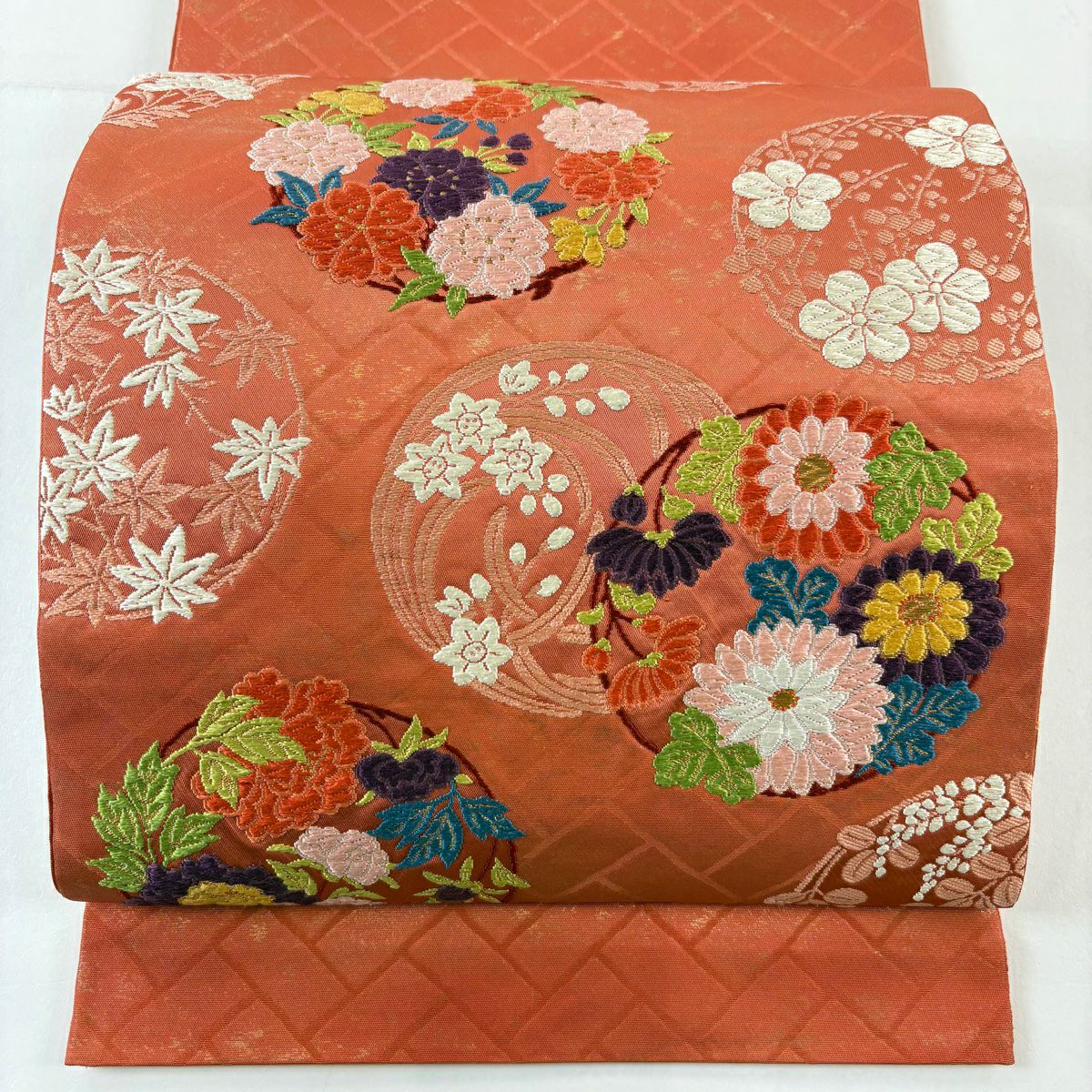 【美品】 袋帶 秀品級 花丸紋 菊花 金金箔 刺繡 朱 紅色 お太鼓圖案 純蠶絲