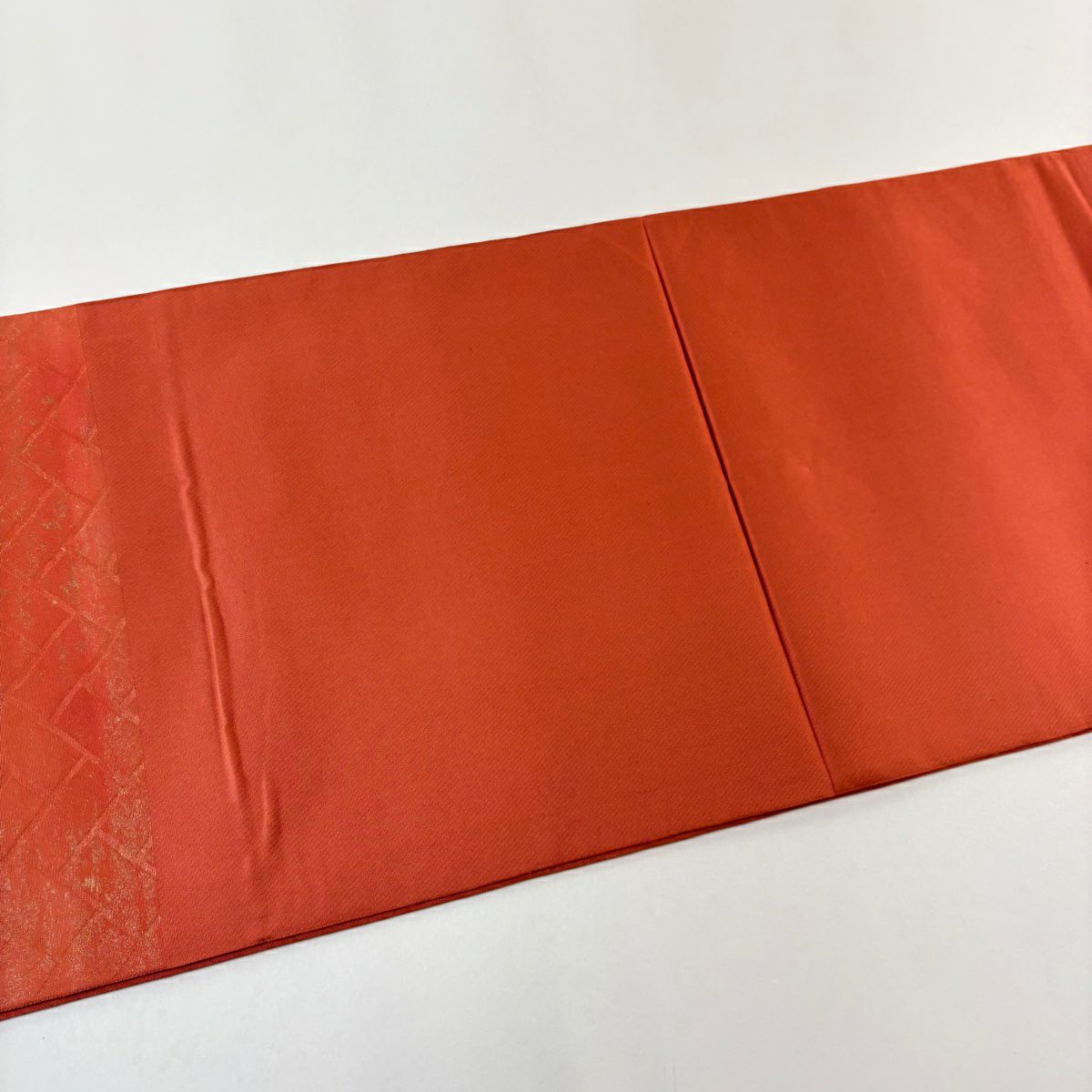 【美品】 袋帶 秀品級 花丸紋 菊花 金金箔 刺繡 朱 紅色 お太鼓圖案 純蠶絲