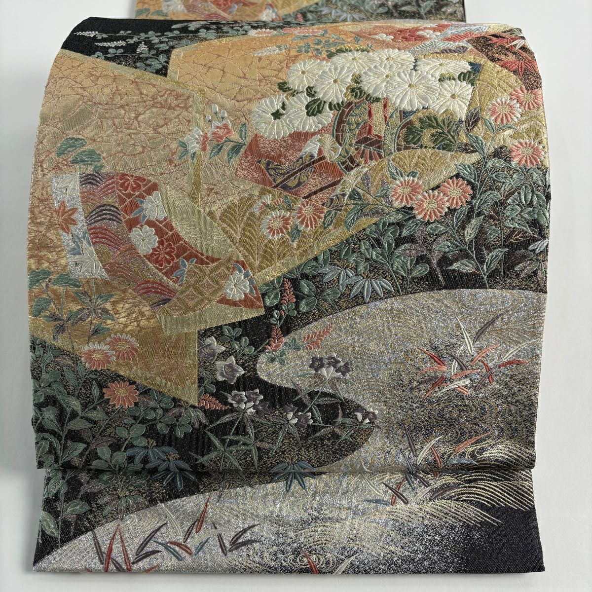 【美品】 袋帶 秀品級 花車 扇子面 唐織 金金箔 墨 深藍 六通 純蠶絲