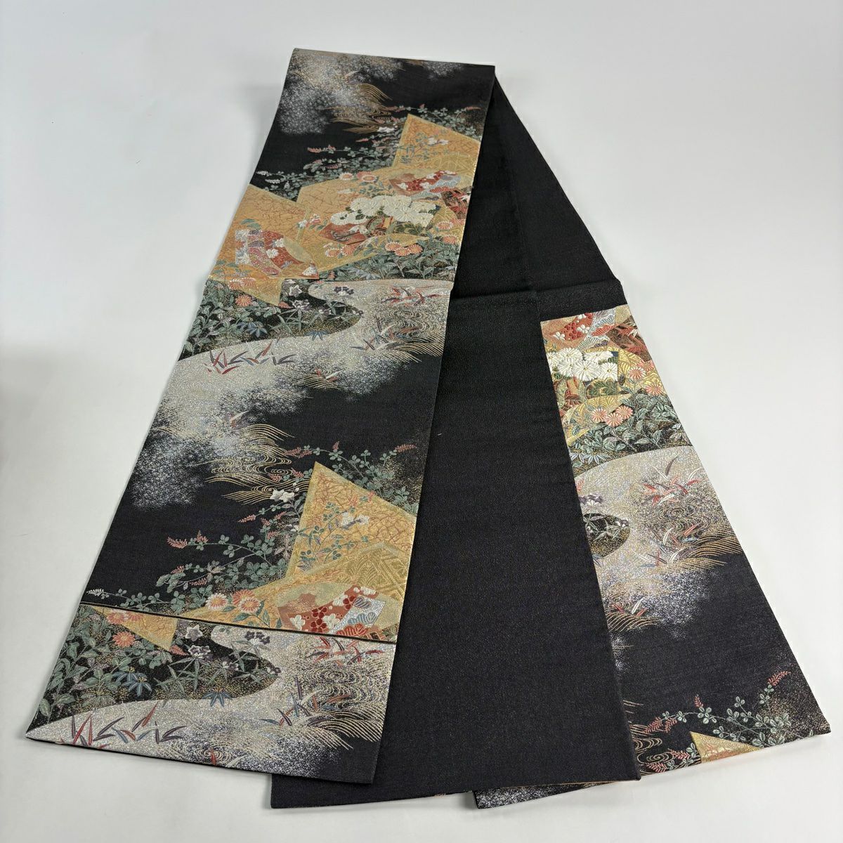 【美品】 袋帶 秀品級 花車 扇子面 唐織 金金箔 墨 深藍 六通 純蠶絲