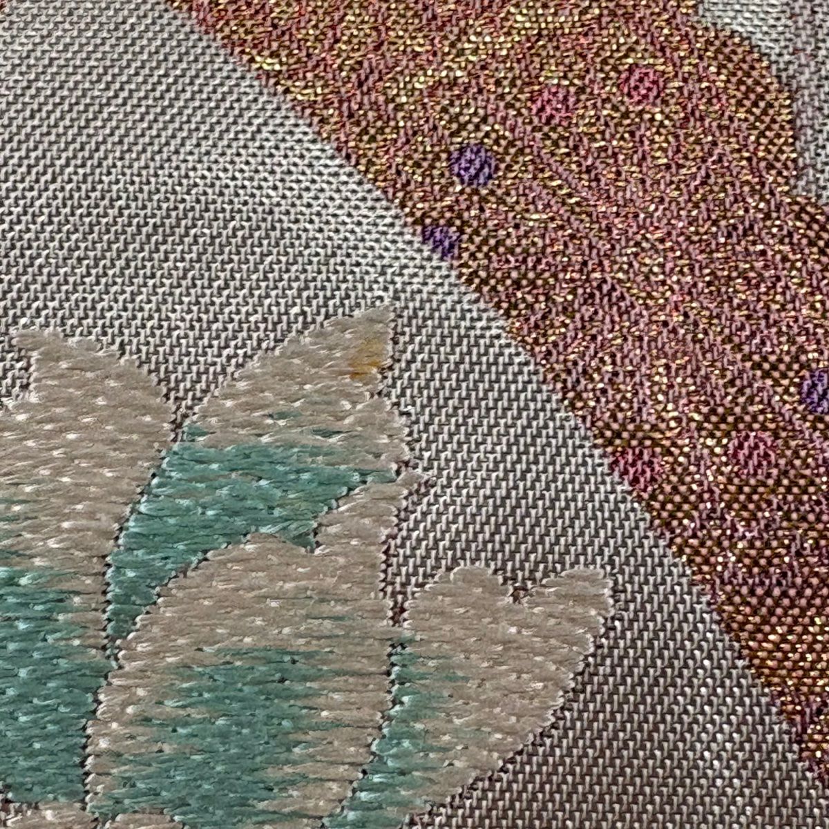 【美品】 袋帶 秀品級 草花紋紋 蝶 刺繡 金金箔 銀 六通 純蠶絲