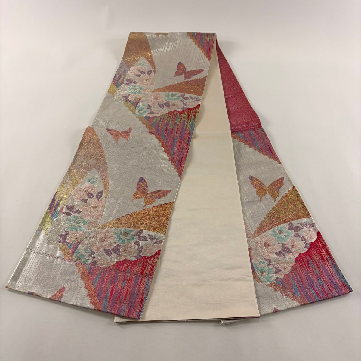【美品】 袋帶 秀品級 草花紋紋 蝶 刺繡 金金箔 銀 六通 純蠶絲