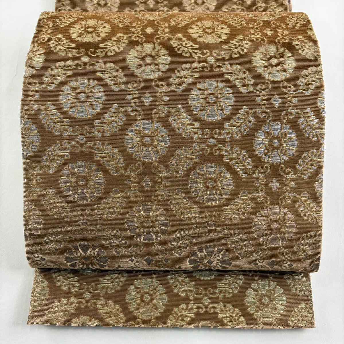 【美品】 袋帶 秀品級 花唐草紋 金金箔 淺茶 純蠶絲 お太鼓柄