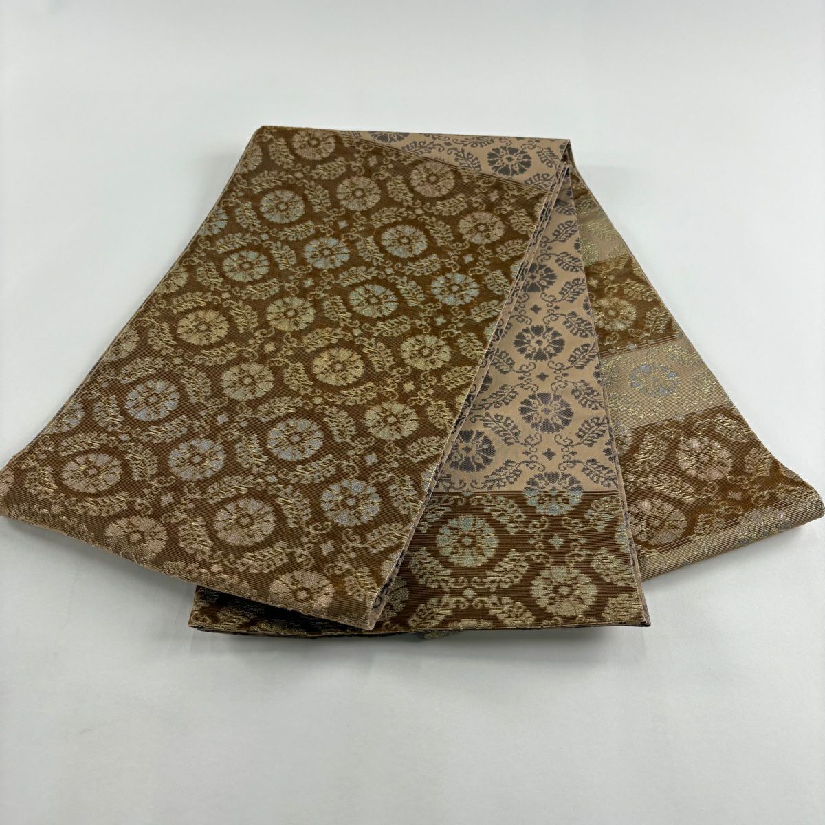 【美品】 袋帶 秀品級 花唐草紋 金金箔 淺茶 純蠶絲 お太鼓柄