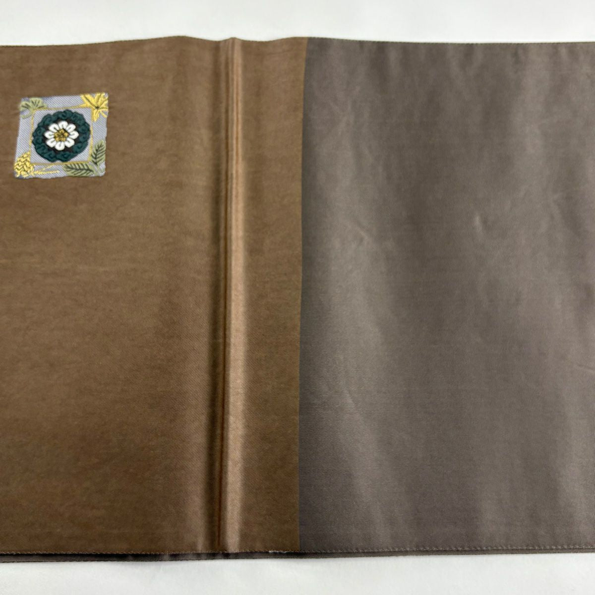【美品】 袋帶 秀品級 花鳥 松樹竹子梅花 金糸 刺繡 茶 お太鼓圖案 純蠶絲
