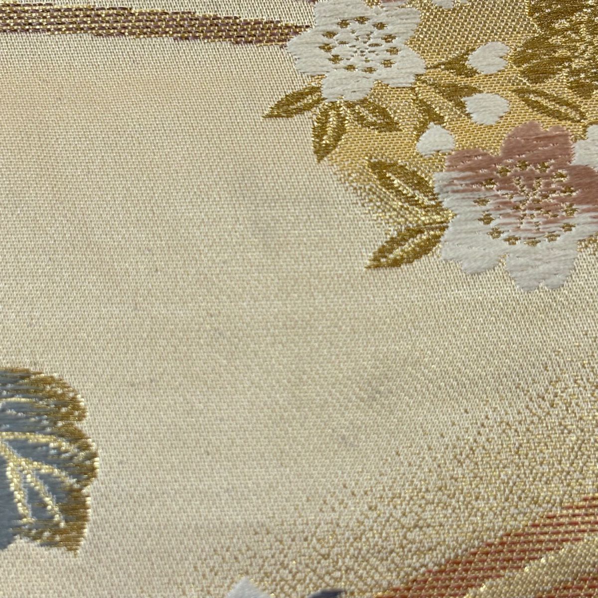 【美品】 袋帶 秀品級 鈴乃屋 草花紋紋 檜扇子 金糸 金金箔 米色 六通 純蠶絲